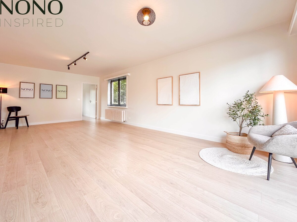 Trendy 2-slaapkamer appartement met 2 terrassen garage en verzicht ! 
