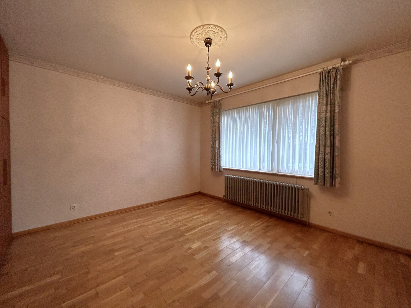 Uiterst ruime woning op een uniek perceel van bijna 40 are in Geel 