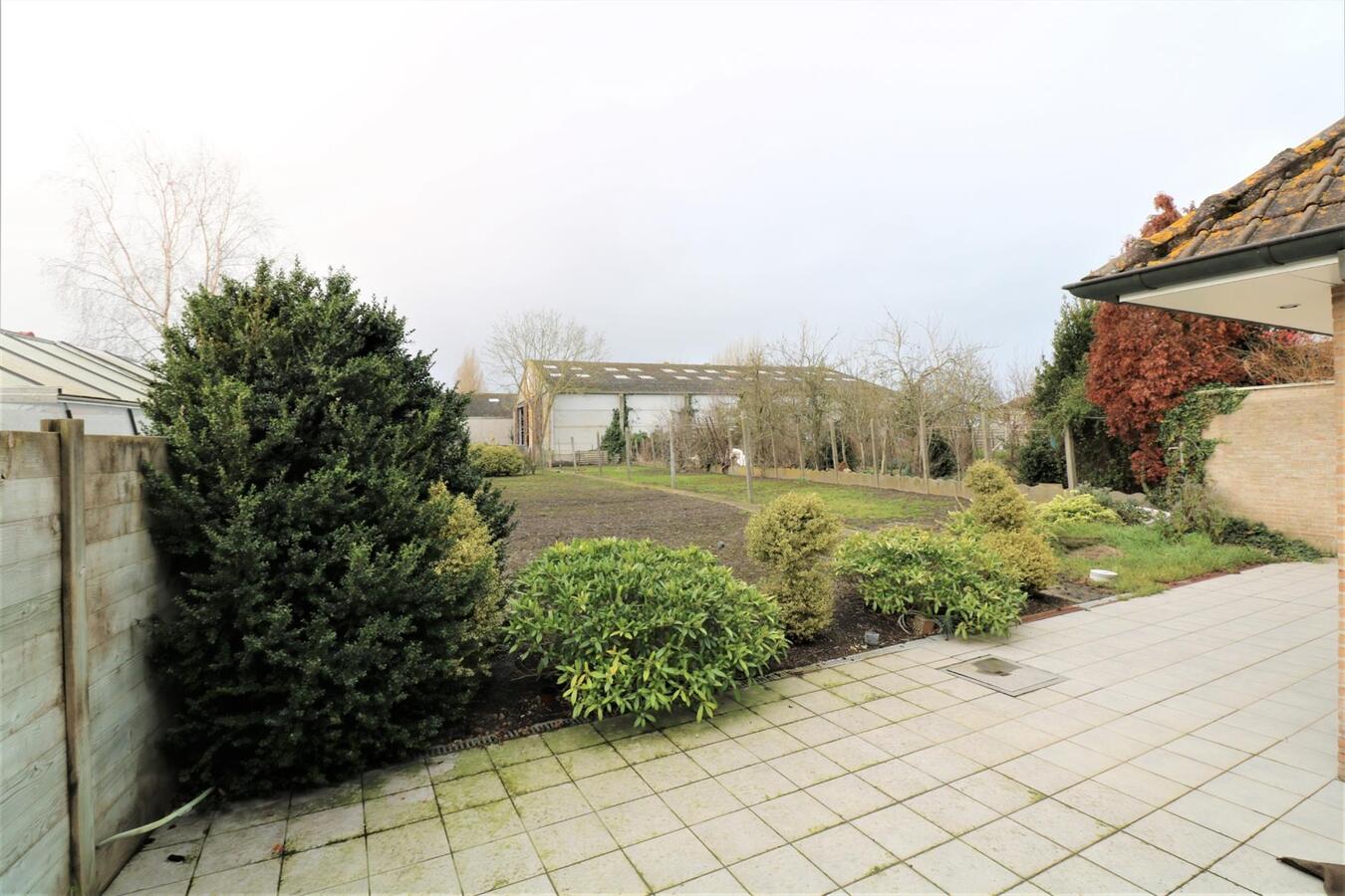 Recente woning met 5 slaapkamers op 698m&#178;  te Alveringem 