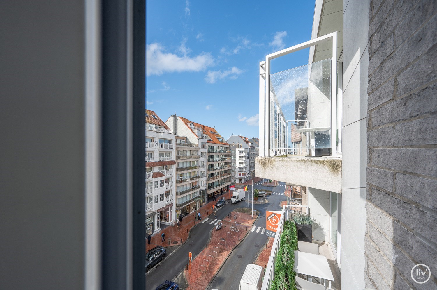 Aangenaam 2-slaapkamerappartement, centraal gelegen in de Lippenslaan te Knokke. 