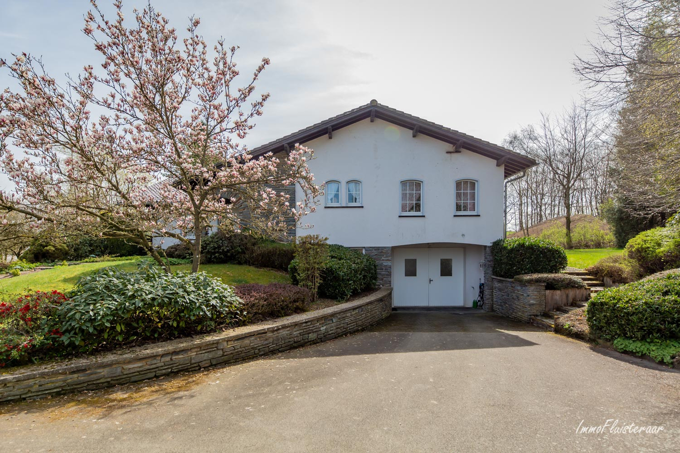 Woning met grote loods en weiland op ca. 9ha te Gr&#252;fflingen (Burg-Reuland/Luik) 