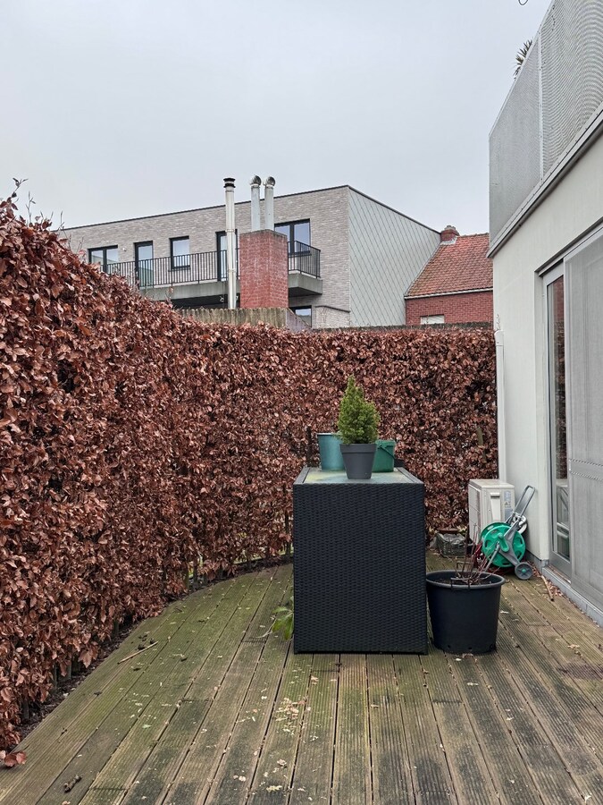 Ruim appartement met 2 slaapkamers groot terras en garage in Aartrijke 