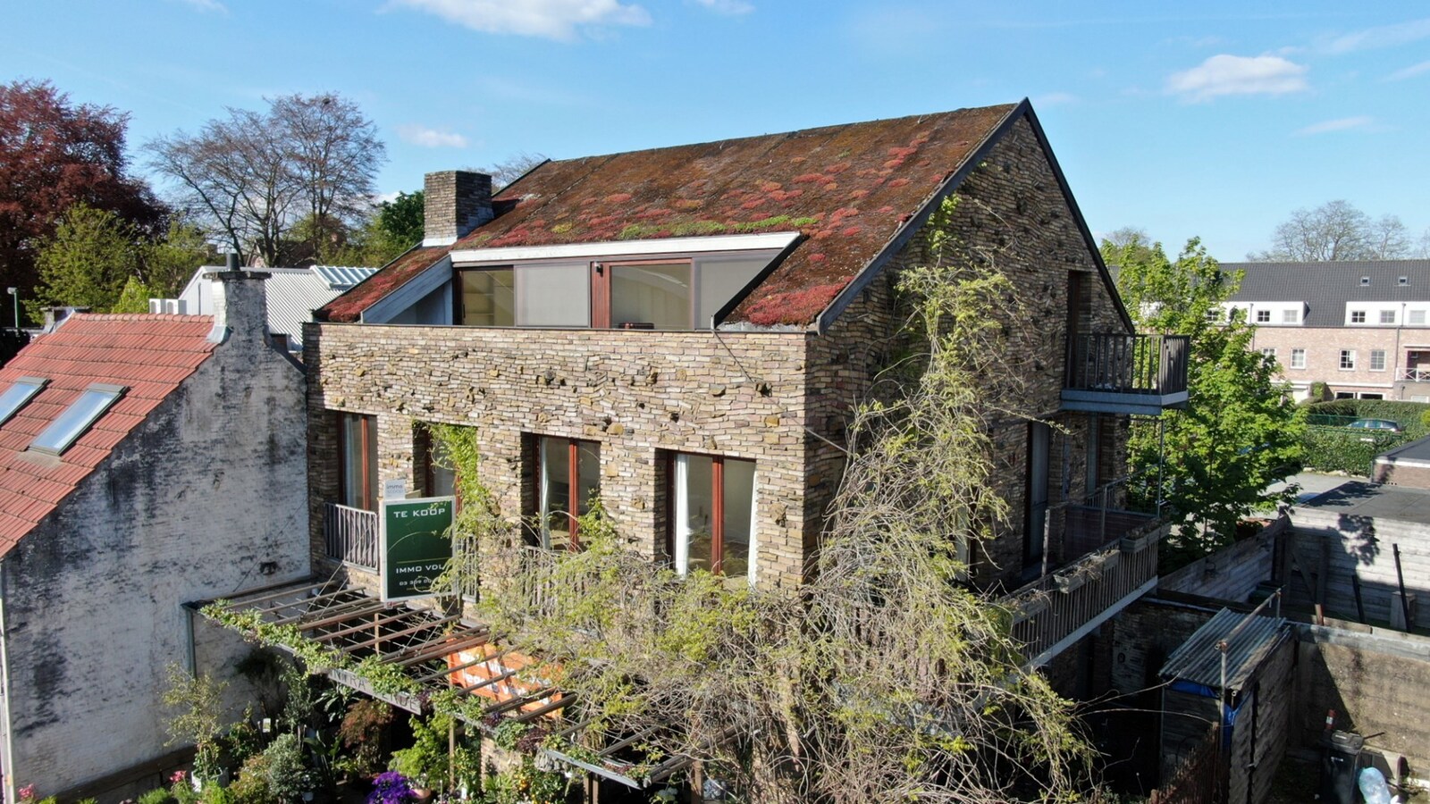 Zeer ruim, energiezuinig duplex appartement met 3 slaapkamers op toplocatie in centrum Schilde 