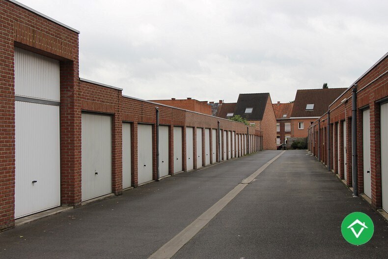 Ruim, gezellig dakappartement met 3 slaapkamers in centrum Roeselare 