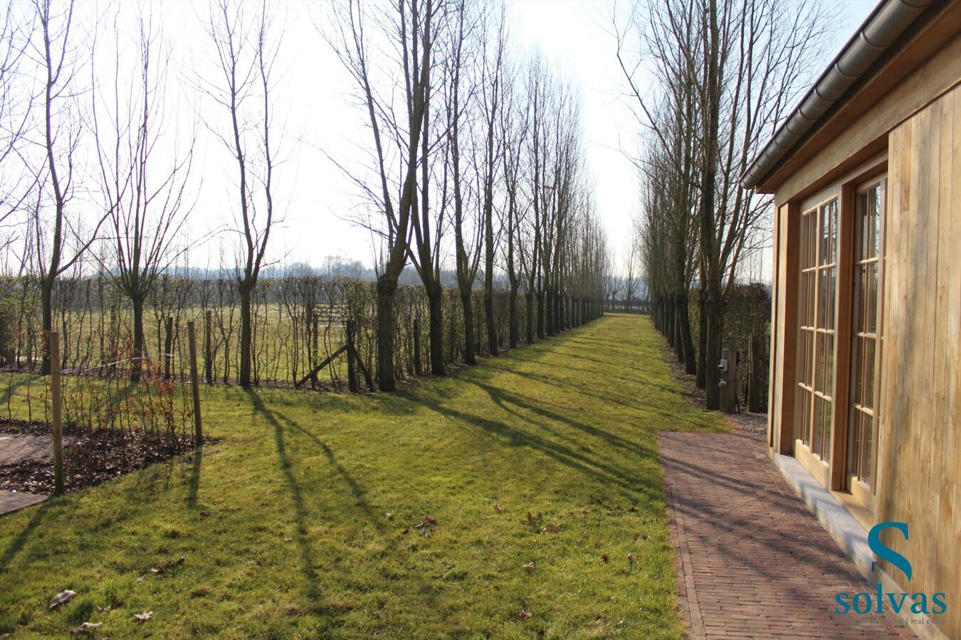 Te huur: exclusieve hoeve op 13.000m&#178; te Oostkamp! 