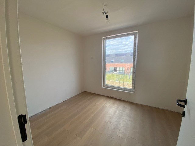 Nieuwbouw halfopen woning op een goeie ligging in gloednieuwe verkaveling! 