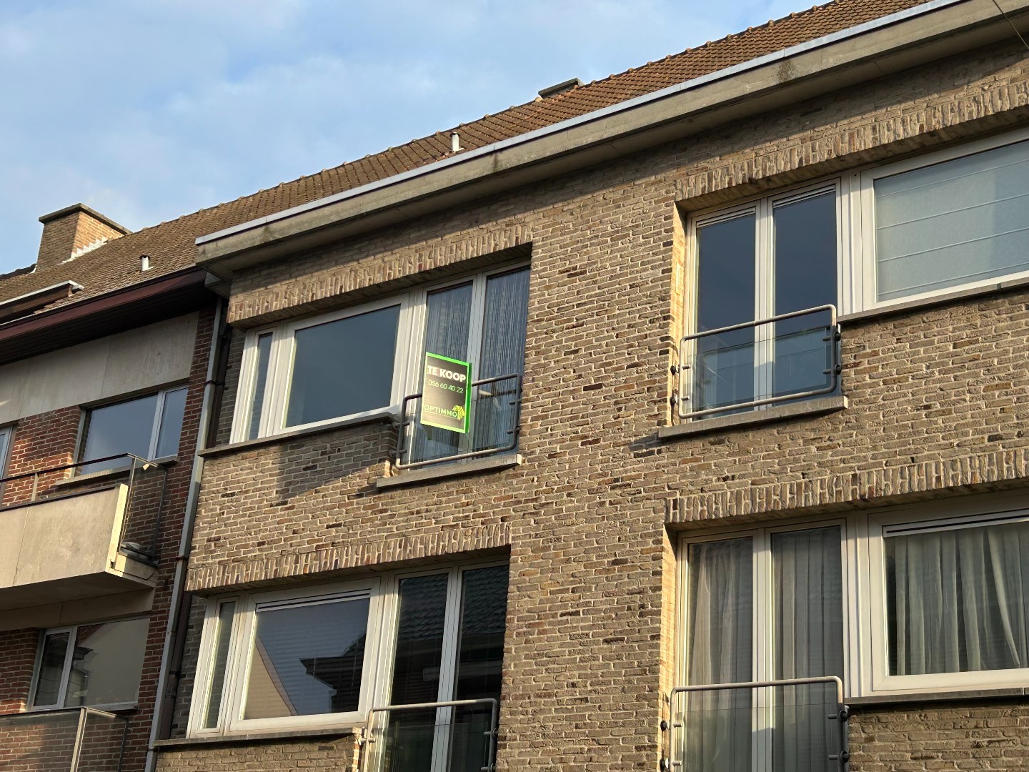 Appartement met twee slaapkamers en overdekte autostaanplaats 