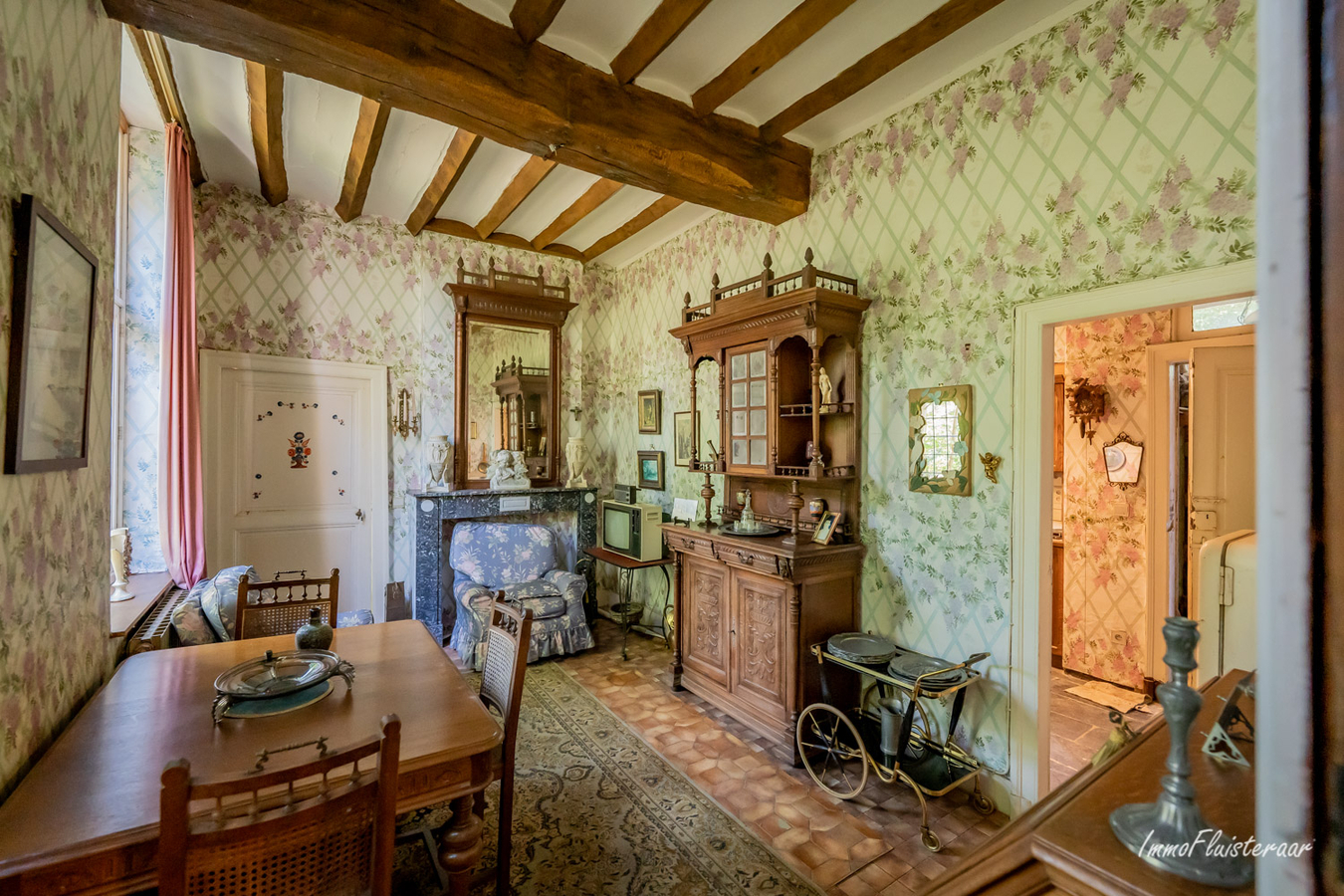 Ferme historique de caract&#232;re &#224; r&#233;nover avec &#233;curies, cour, ruelle et prairie sur env. 1.36ha &#224; Rebecq (Brabant wallon) 