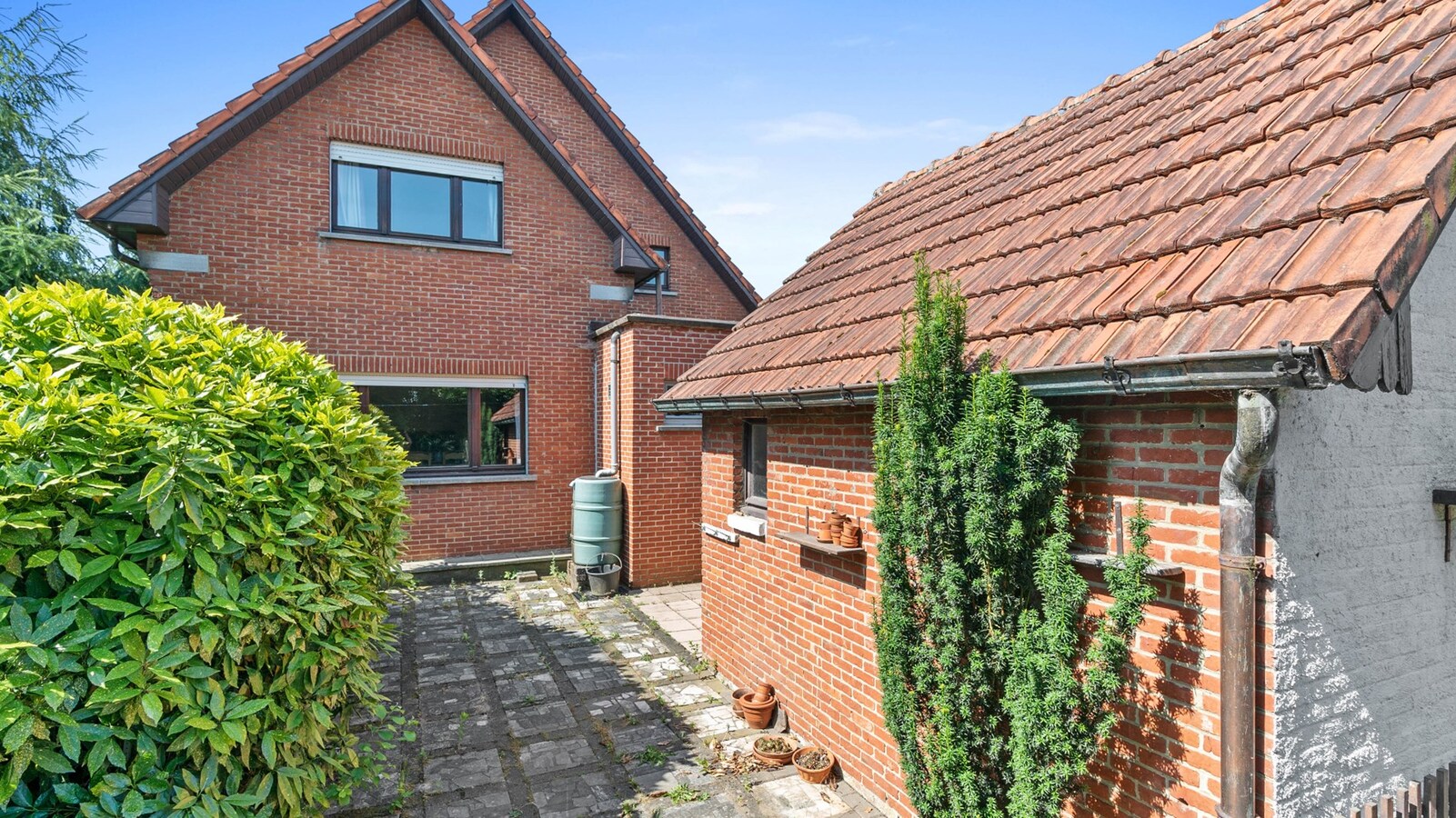 AARSCHOT - Ruime woning met 3 slk, tuin en garage 