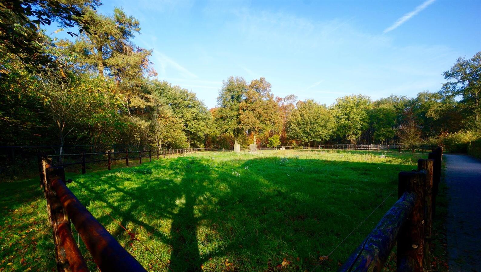 Equestrian complex on approximately 3,4 ha in Nuenen (North-Brabant NL) 