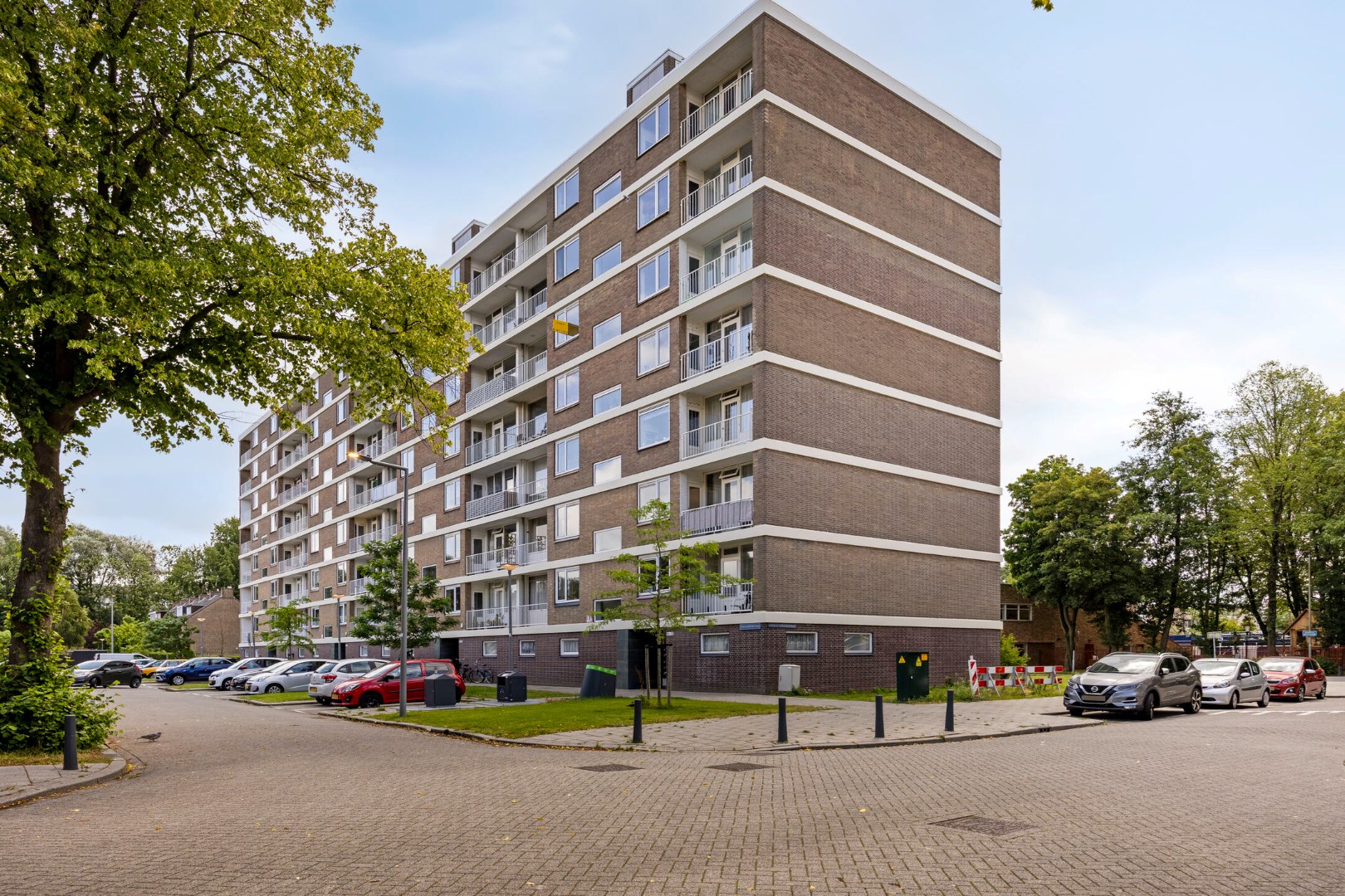 Leuk 3-kamer appartement op de bovenste verdieping, met prachtig uitzicht vanaf maar liefst 2 balkons! 