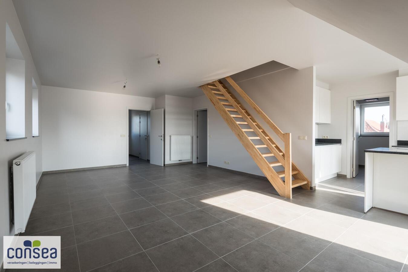 Instapklaar duplex appartement met 3 slaapkamers, inclusief parkeelplaats. 