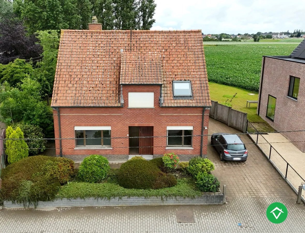 Alleenstaande woning met 3 slaapkamers en garage te Kortemark 