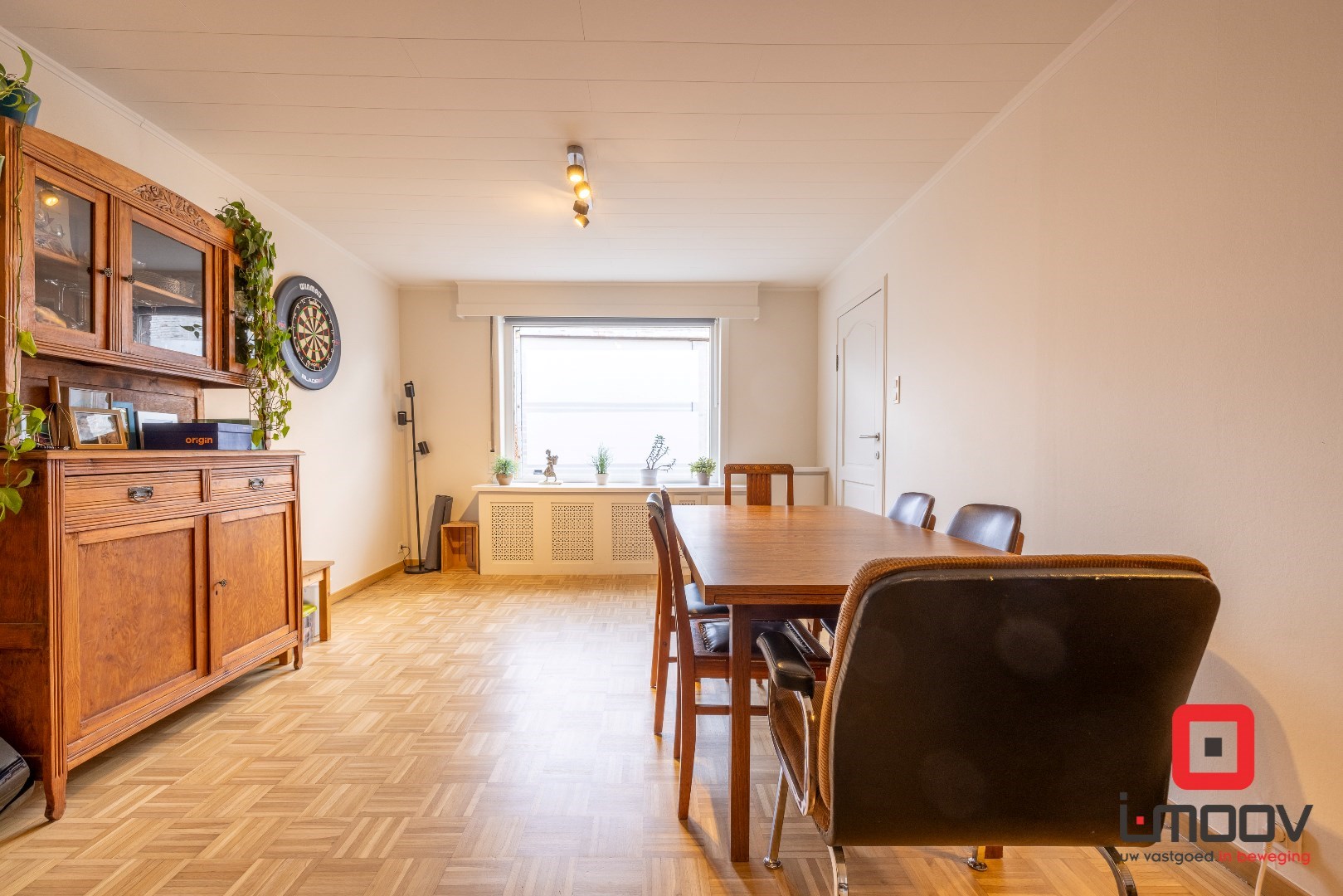 Charmante rijwoning met grote tuin en 4 slaapkamers 