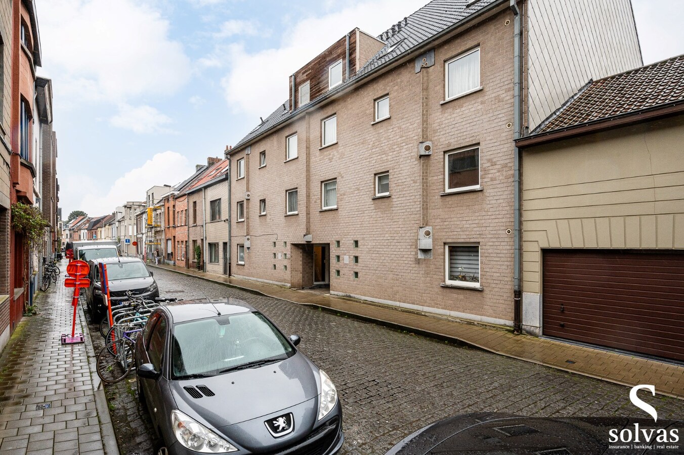 E&#233;nslaapkamerappartement met autostaanplaats in het centrum van Gent 