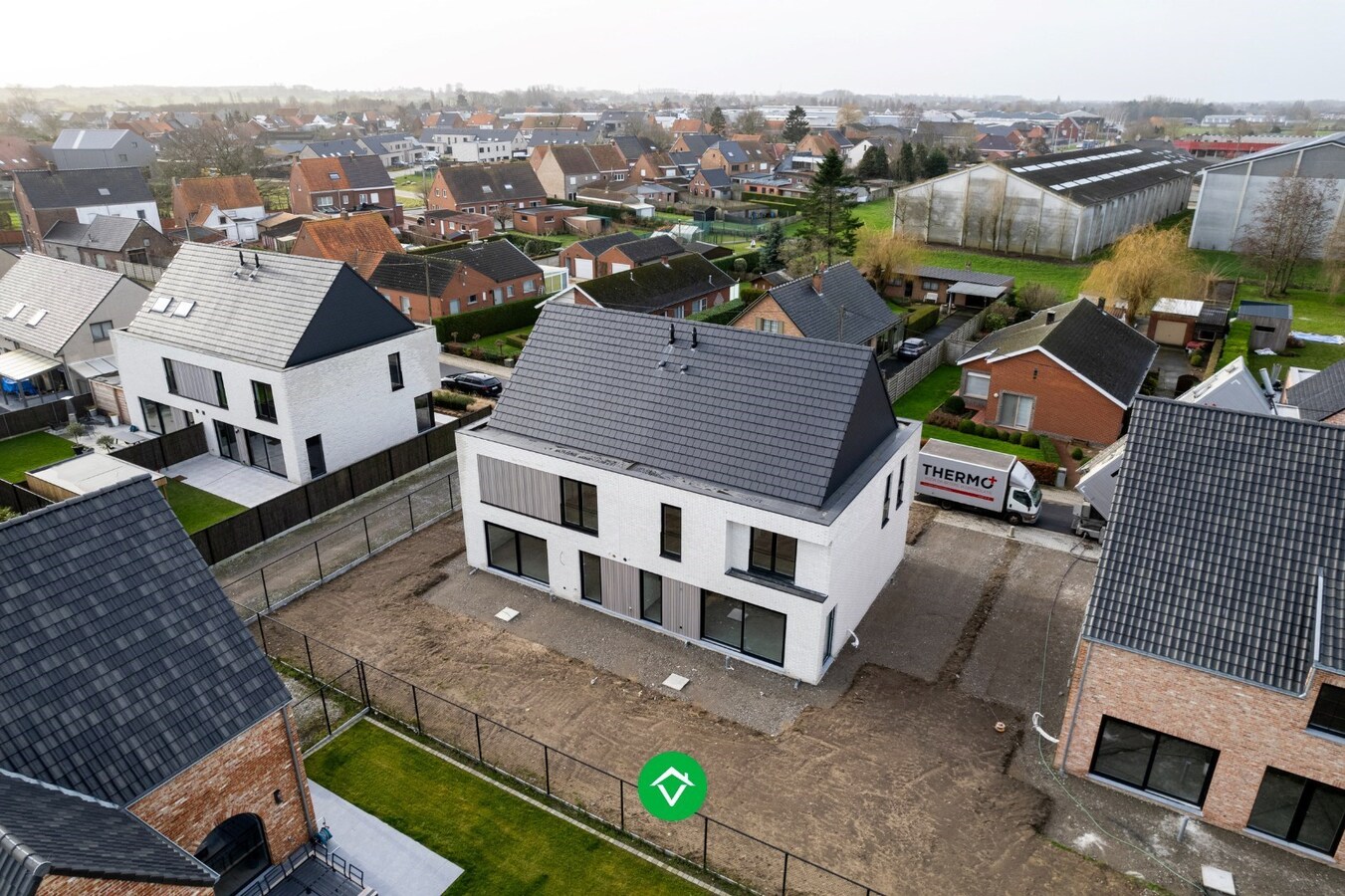 Half-open nieuwbouwwoning met 4 slaapkamers en tuin te Ichtegem 