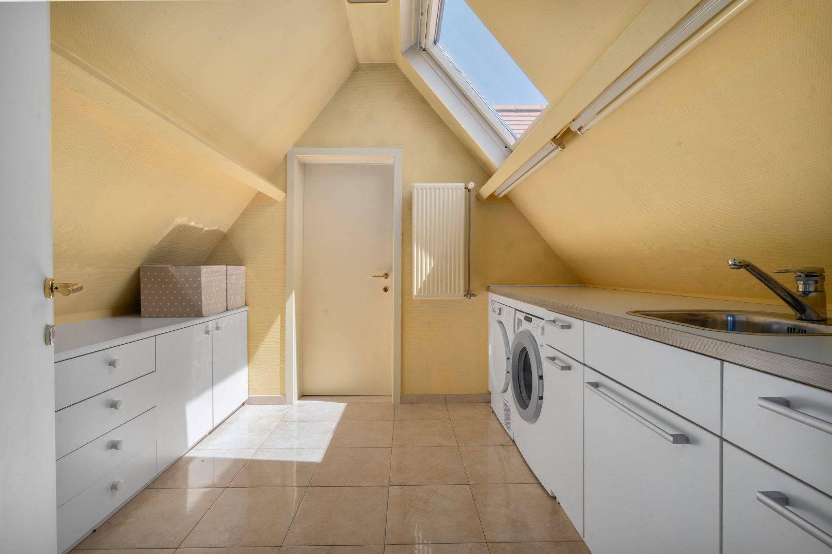 Stijlvolle villa met 5 slaapkamers op mooi perceel van 1325m&#178; 