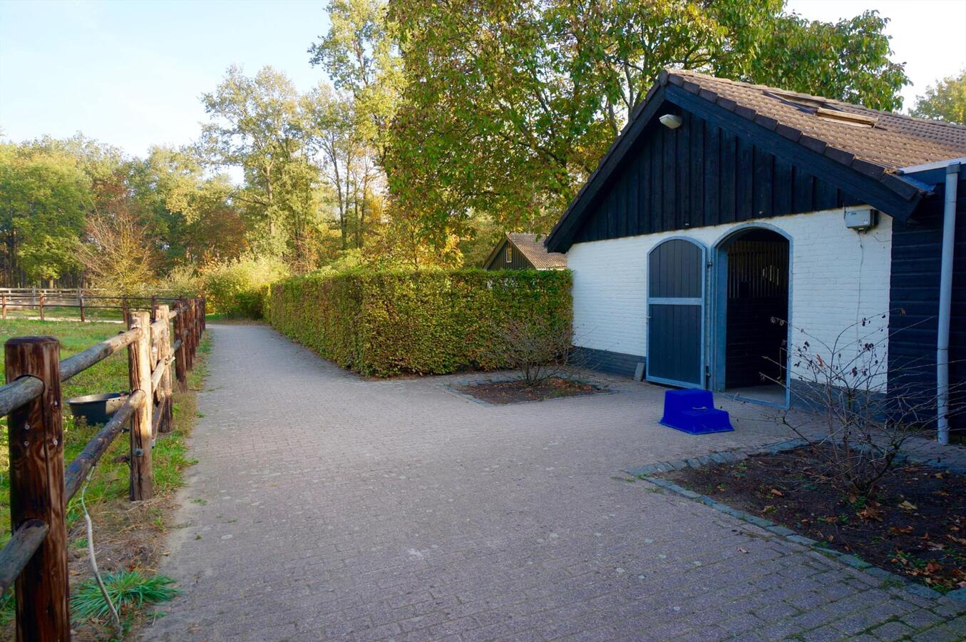 Equestrian complex on approximately 3,4 ha in Nuenen (North-Brabant NL) 