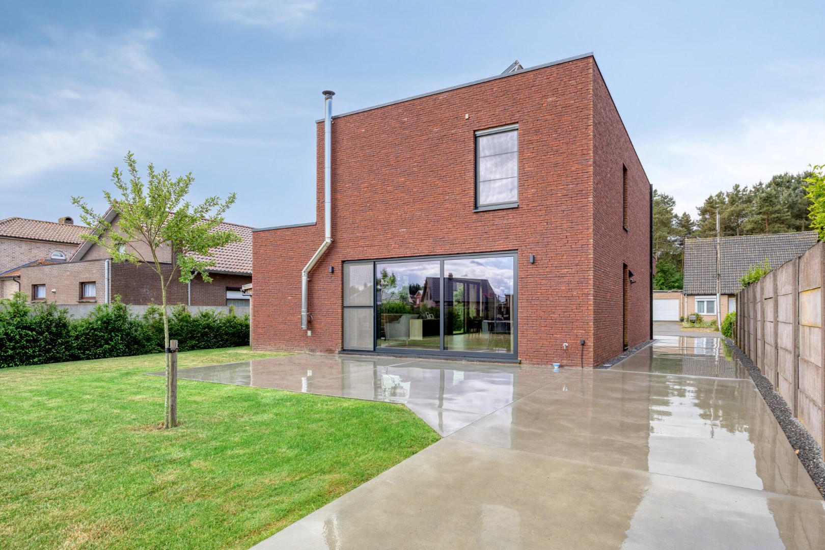Energiezuinige gezinswoning met magazijn op ruim perceel van 10a 78ca in Balen-Hulsen 