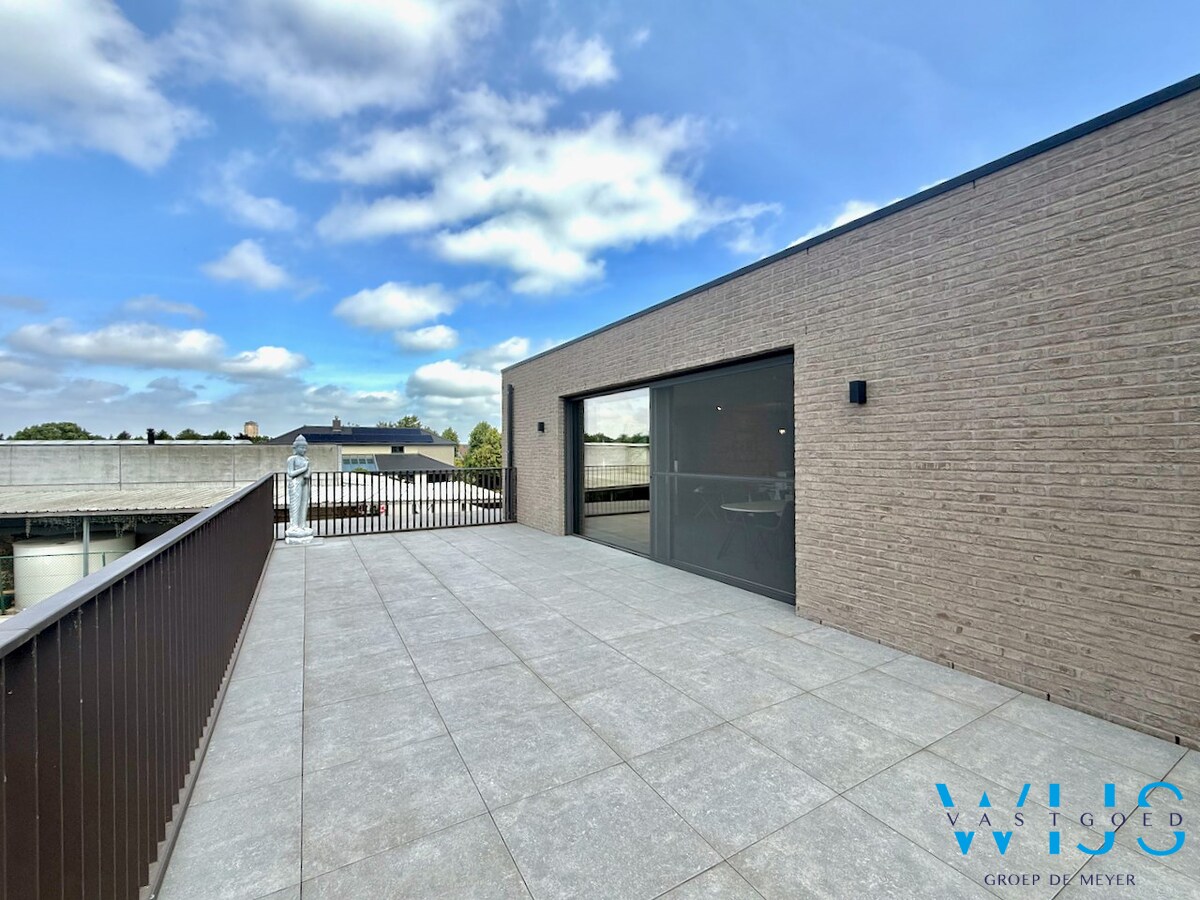 Zeer tof kantoor van 130m&#178; te Assenede ! 