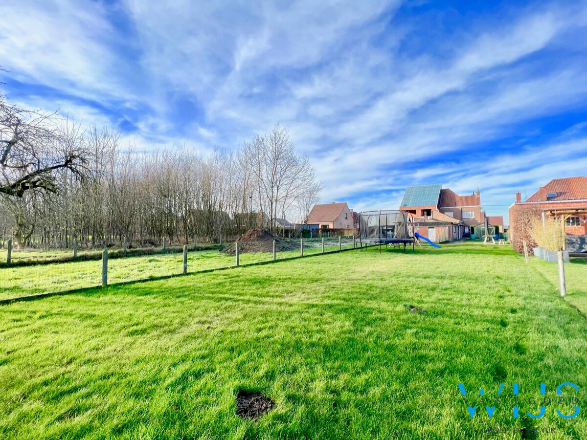 Stevig woonhuis op TOPlocatie te Waarschoot ! 