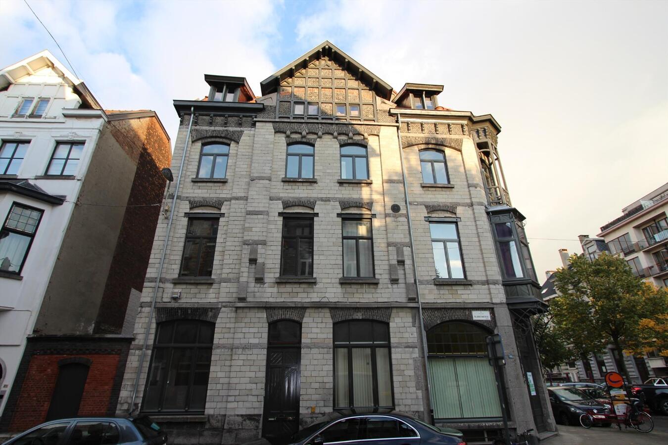 Appartement op 2de verd nabij St-Pietersstation en Citadelpark 