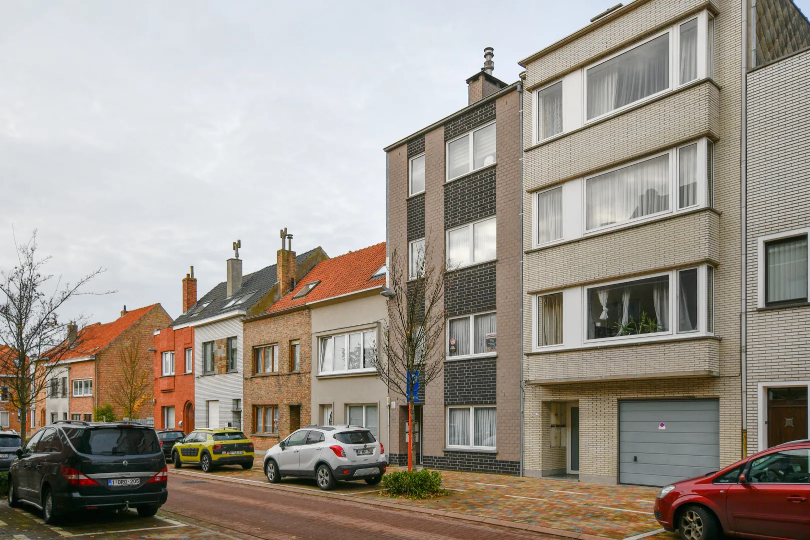 Opbrengsteigendom te Oostende, bestaande uit 4 appartementen. Stabiel verhuurd.