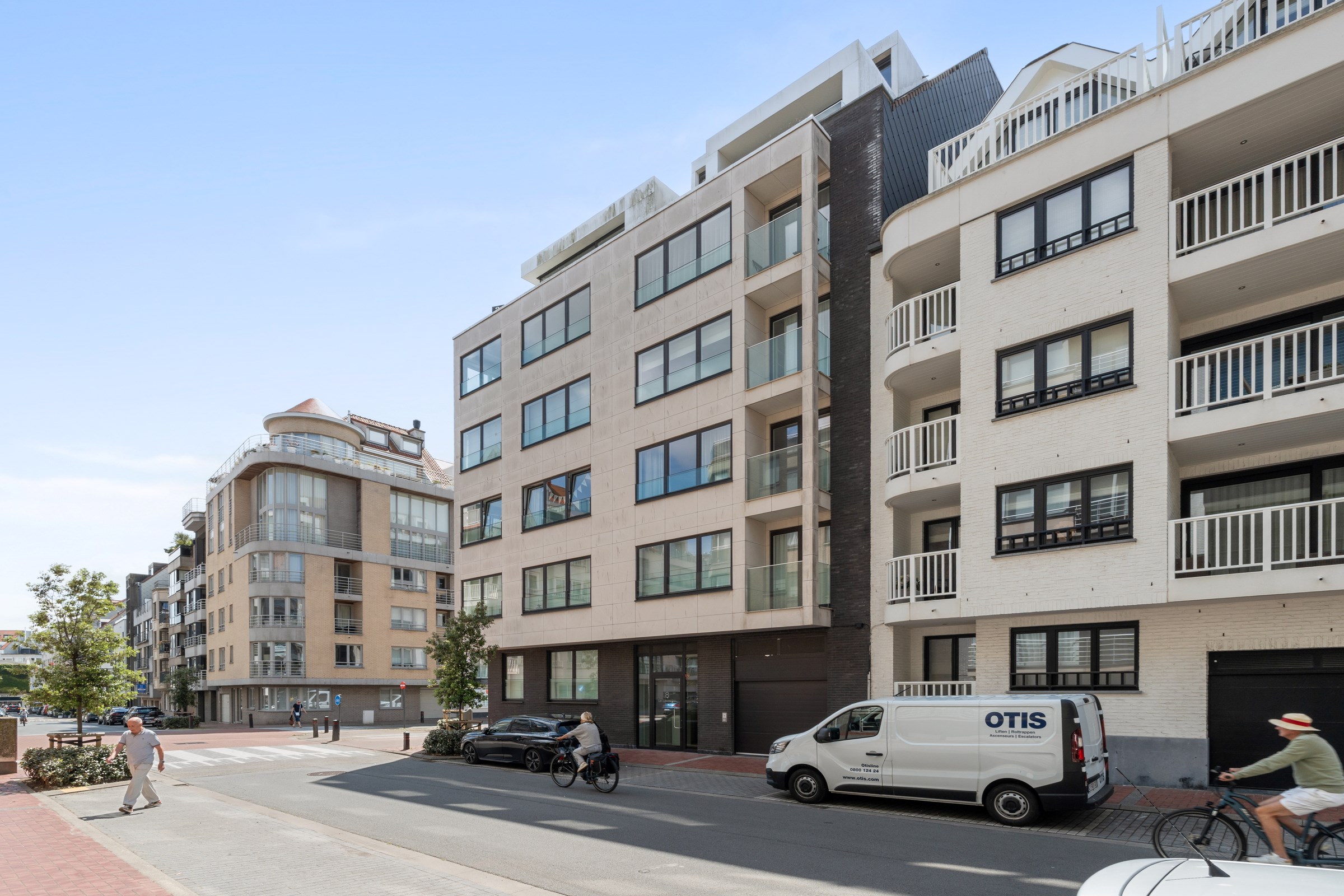 Luxueus duplex-hoekappartement, voorzien van alle comfort, nabij het Rubensplein (Mogelijkheid tot aankoop van een inpandige garage-staanplaats) 