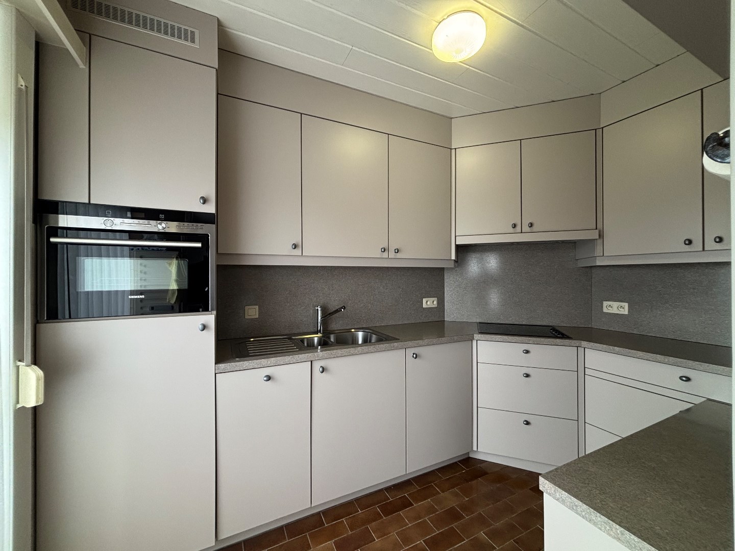 Energiezuinig 2 slpk. appartement met garage nabij het centrum van Leopoldsburg 