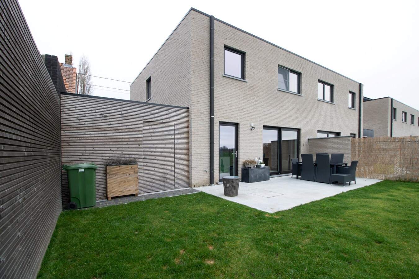 Nieuwbouwwoning met 3 slaapkamers en carport te Vladslo 