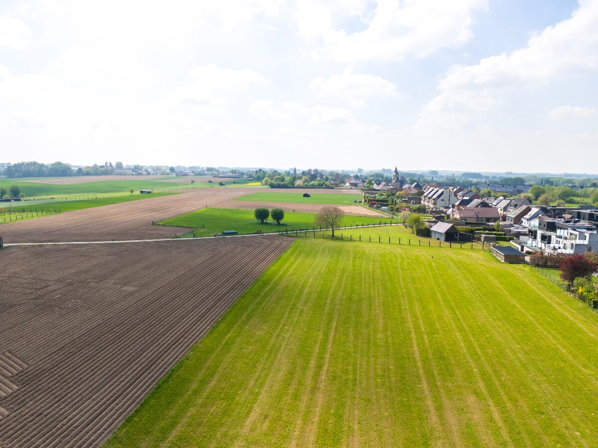 Bouwgrond voor OB met gunstige ori&#235;ntatie op toplocatie te Godveerdegem 