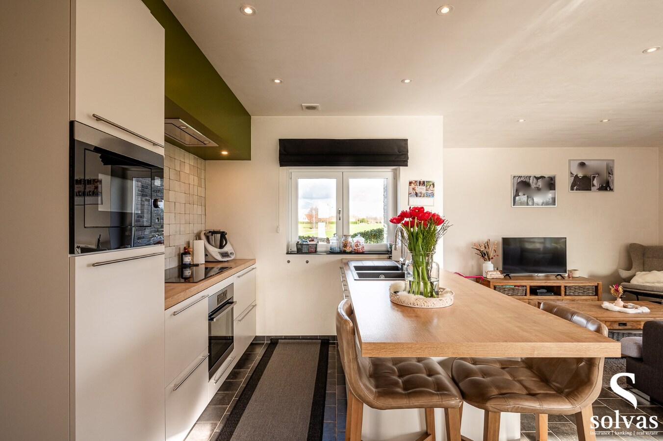 Moderne half open bebouwing met prachtige verzichten! 
