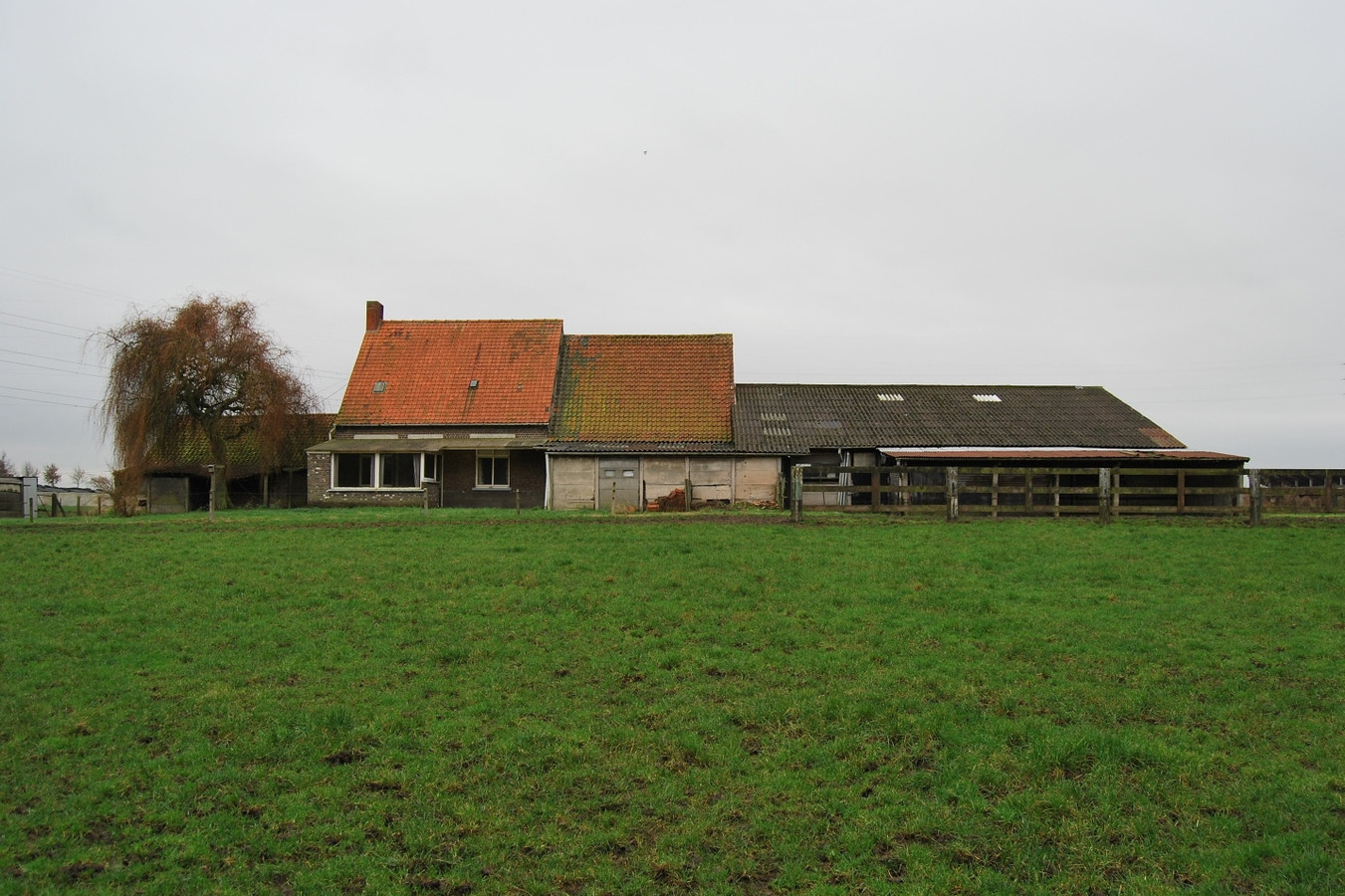 Te renoveren hoeve met loods op ca. 1,43ha te Deinze 