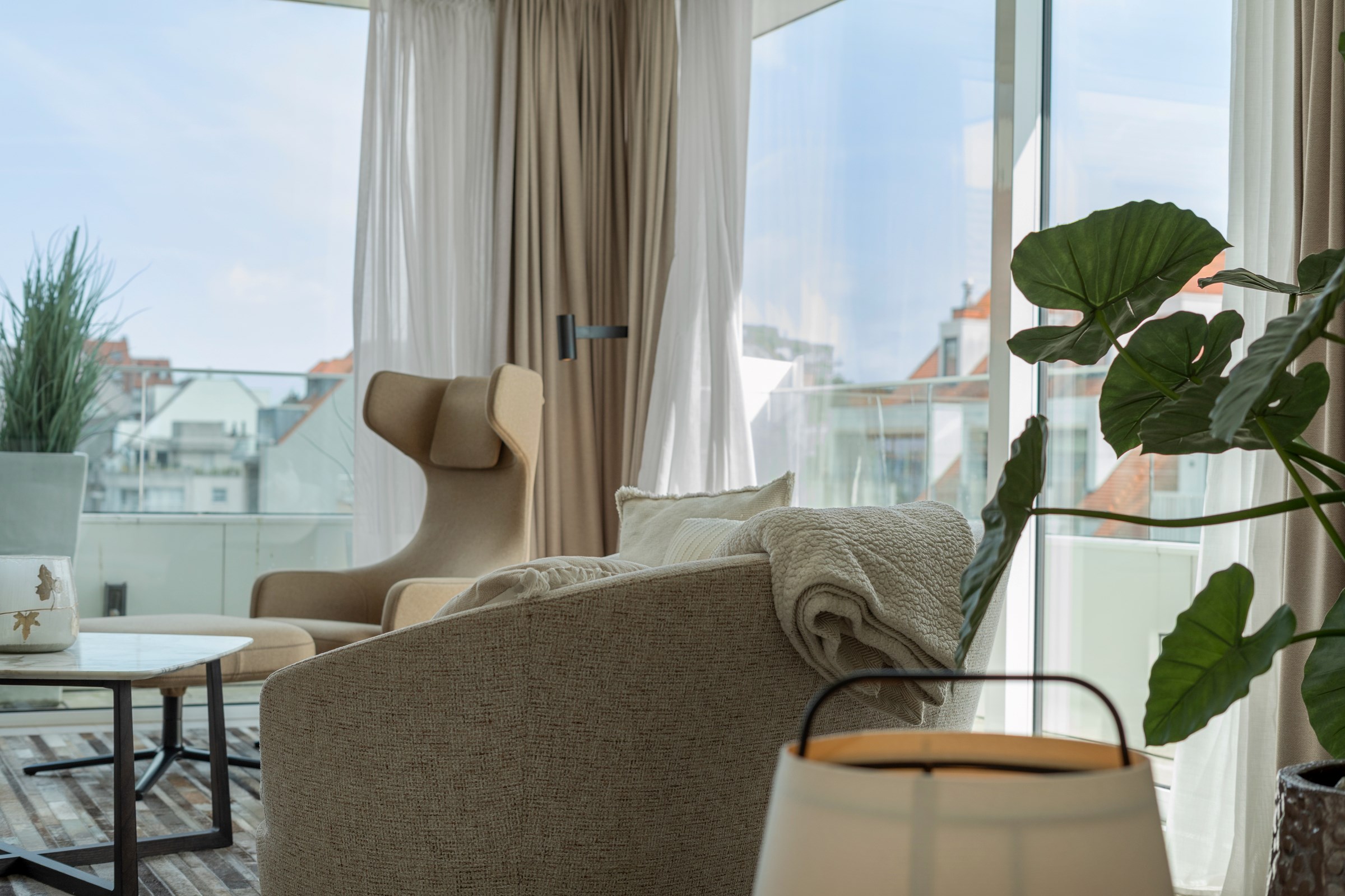 Luxueus duplex-hoekappartement, voorzien van alle comfort, nabij het Rubensplein (Mogelijkheid tot aankoop van een inpandige garage-staanplaats) 