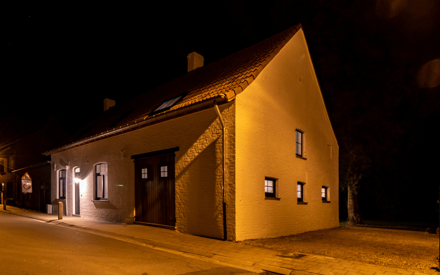 Gerenoveerde gezinswoning met 4 slaapkamers te Koekelare 