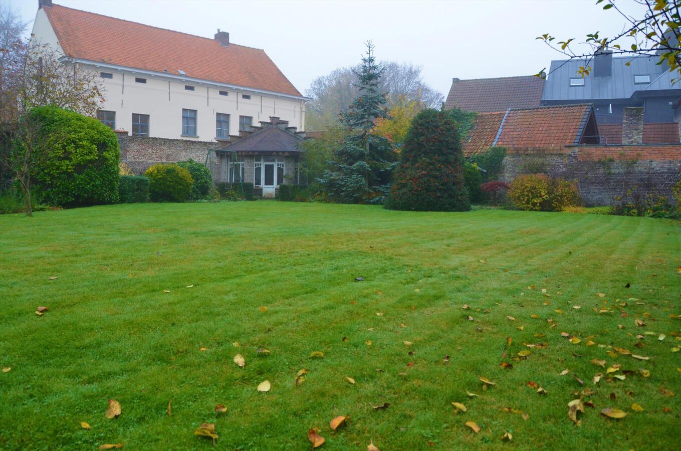 Te koop: Handelspand met ruime woonst inclusief tuin van 720 m&#178; 