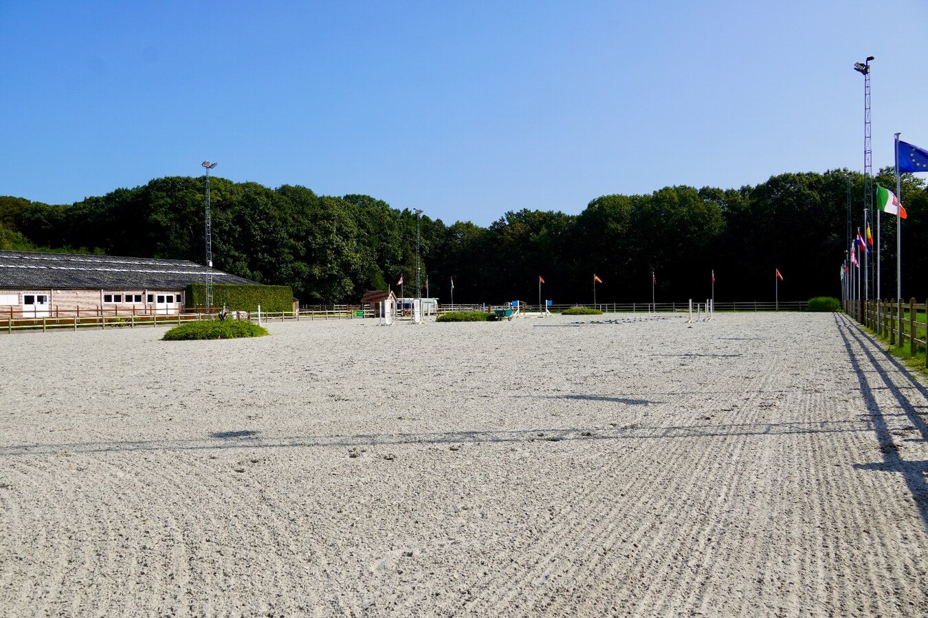 Equestrian center De Kraal with adjacent luxury villa on approximately 9.1 ha/22,5 acres  in Zandhoven. 