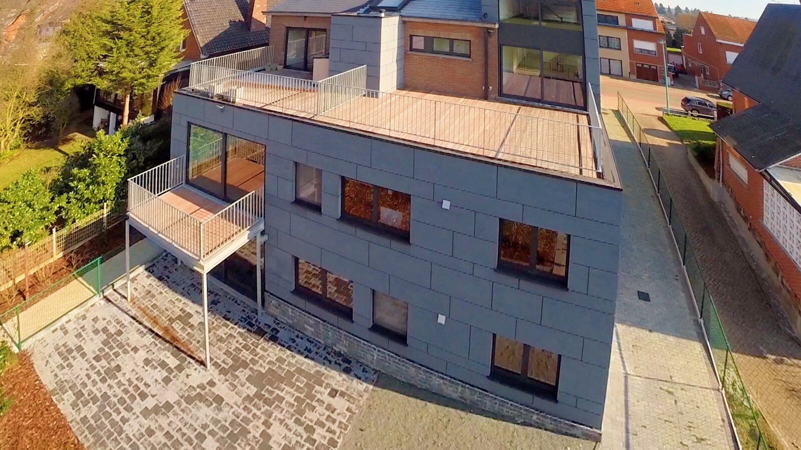 LINDEN - top appartement + terras + garage 