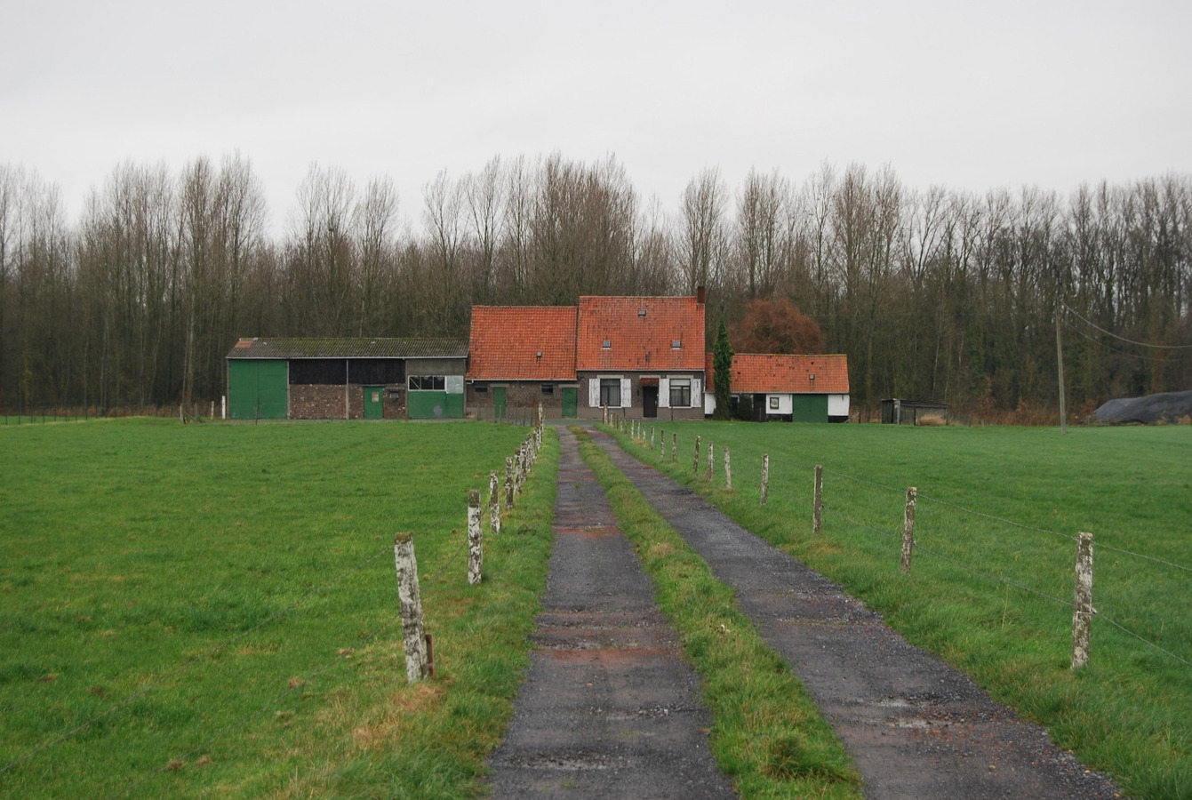 Te renoveren hoeve met loods op ca. 1,43ha te Deinze 