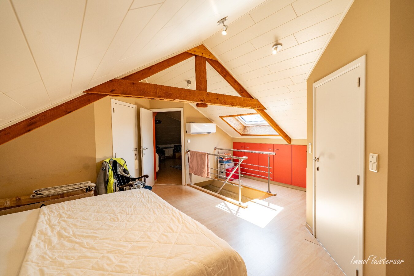Villa met zwembad op ca. 2.155 m2 te Nijlen (Mogelijkheid tot aankoop aanpalende weide van ca. 5.251 m2, ideaal voor het houden van dieren) 