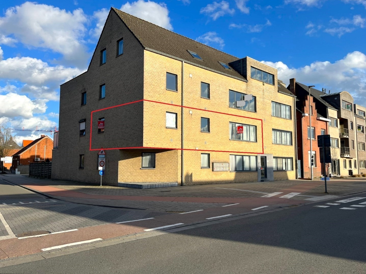 Ruim en sfeervol  appartement met 2 slaapkamers en autostaanplaats nabij het centrum van Geel! 