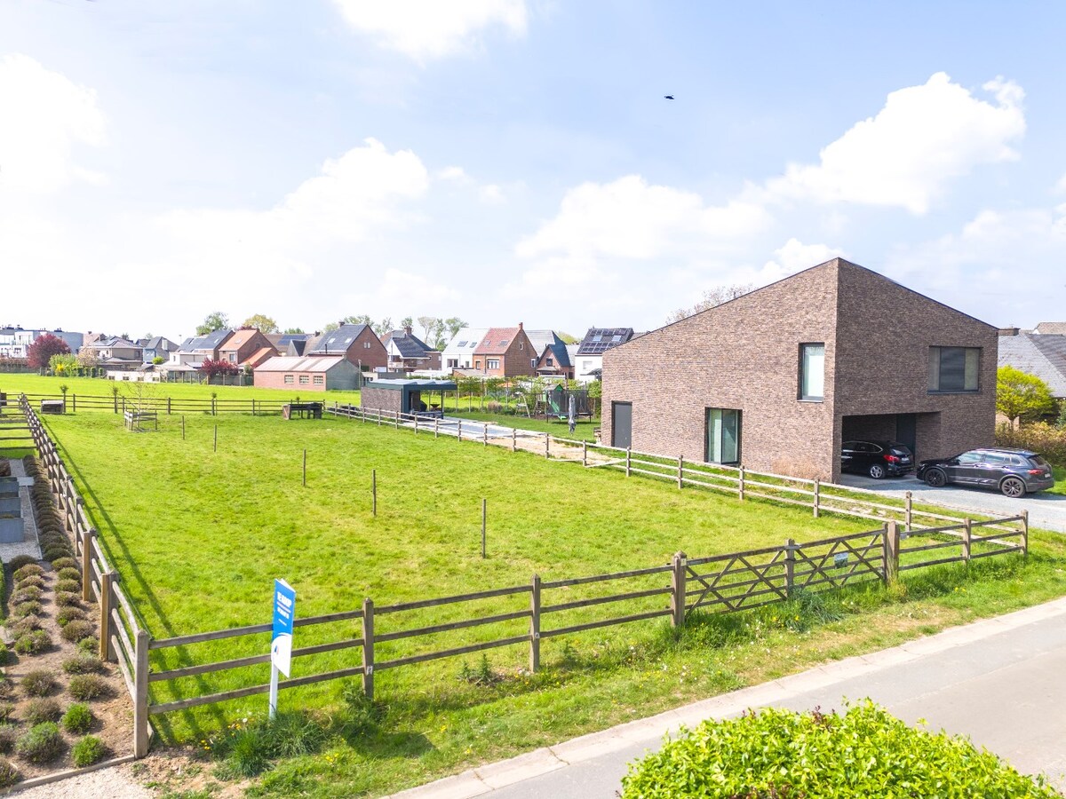 Bouwgrond voor OB met gunstige ori&#235;ntatie op toplocatie te Godveerdegem 