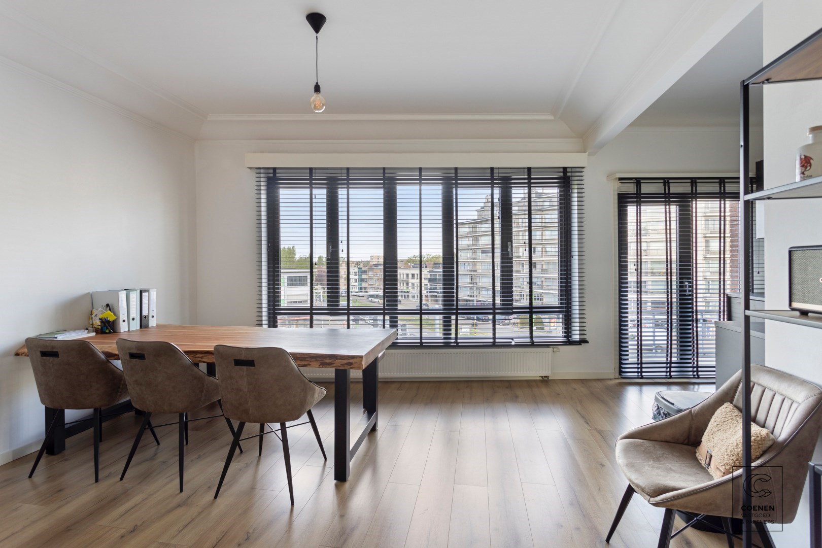 Prachtig gerenoveerd appartement met 2 slaapkamers, terras en bew. opp. van 80m2! 