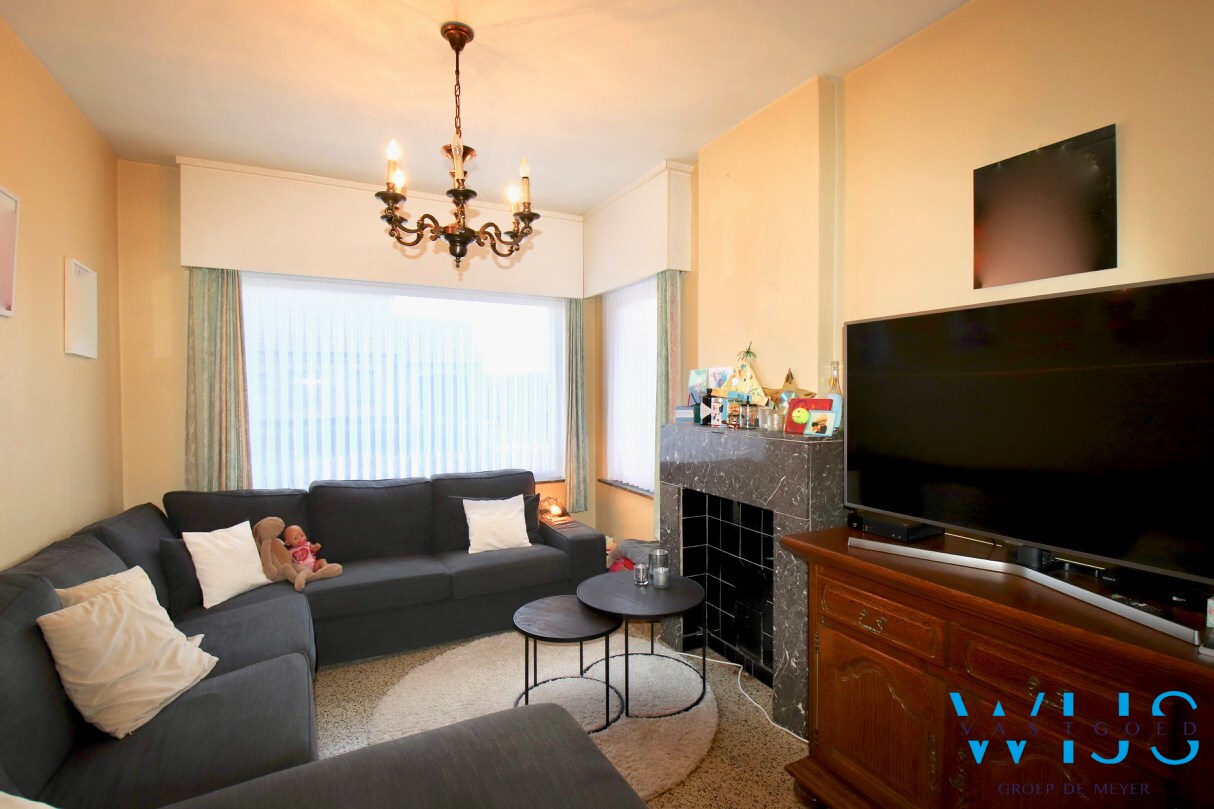 Stevig woonhuis op TOPlocatie te Waarschoot ! 