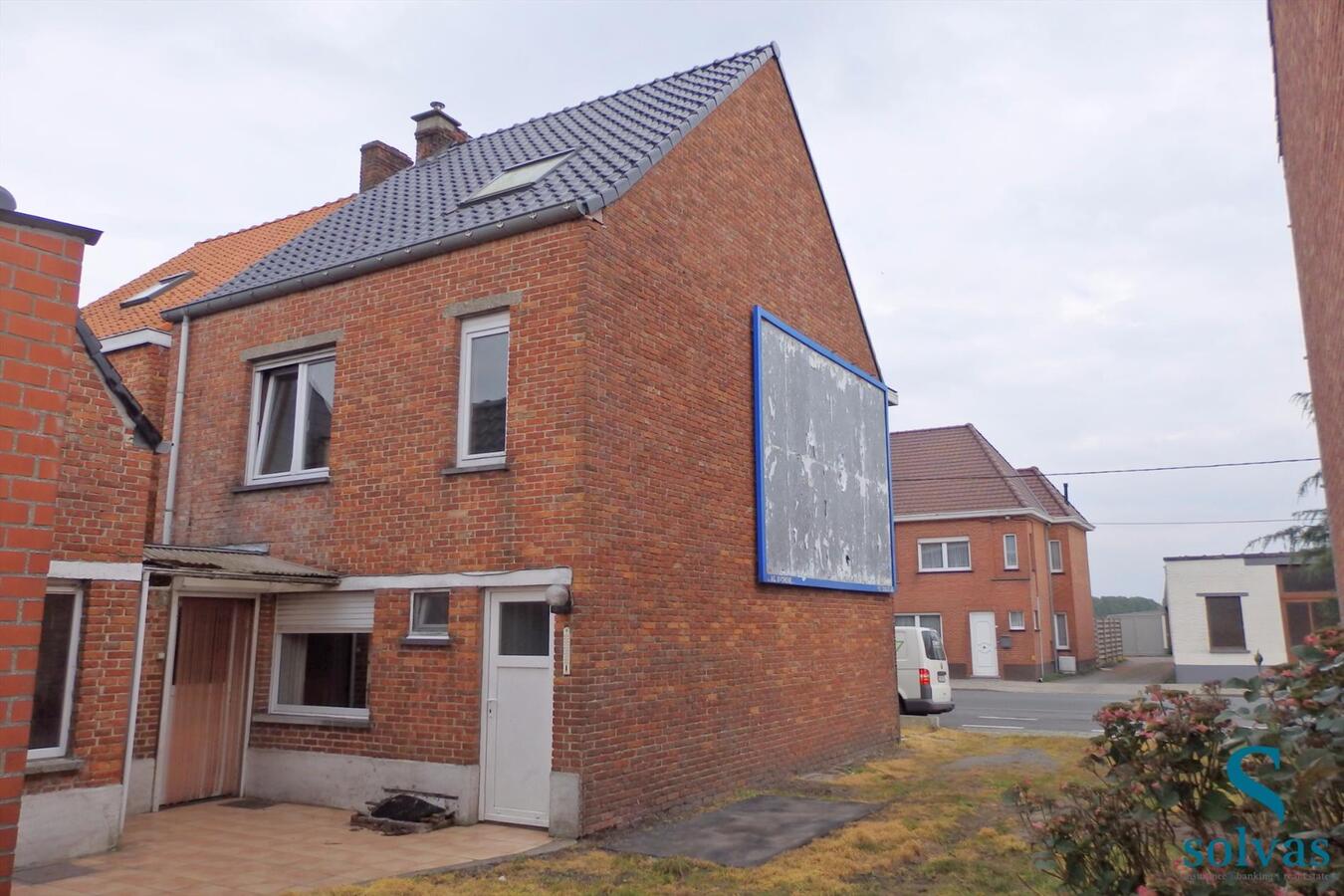 Te renoveren woning in Adegem! 