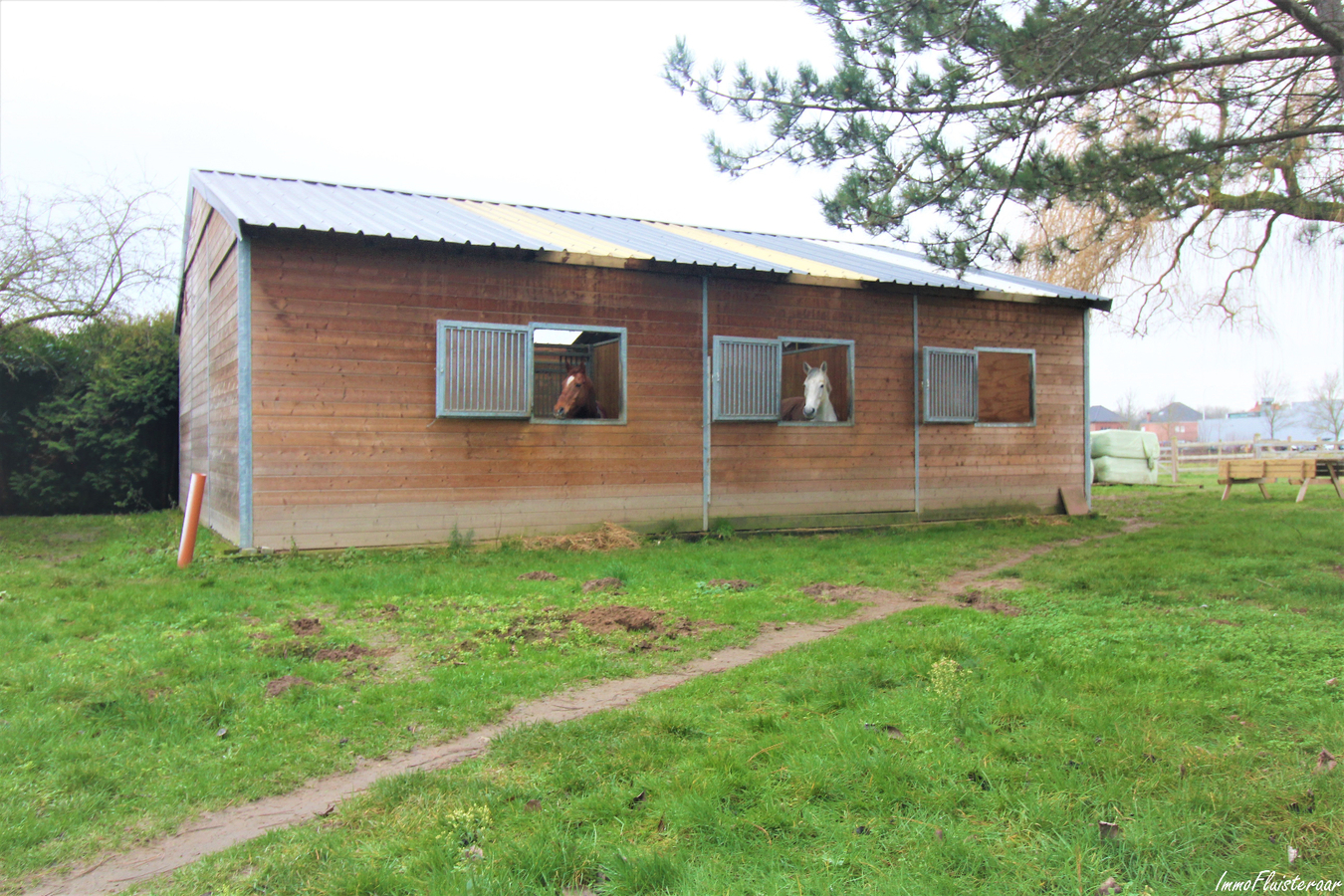 IN OPTIE - Charmante woning met paardenaccommodatie en weiland op ca. 1ha te Kampenhout (Vlaams-Brabant) 