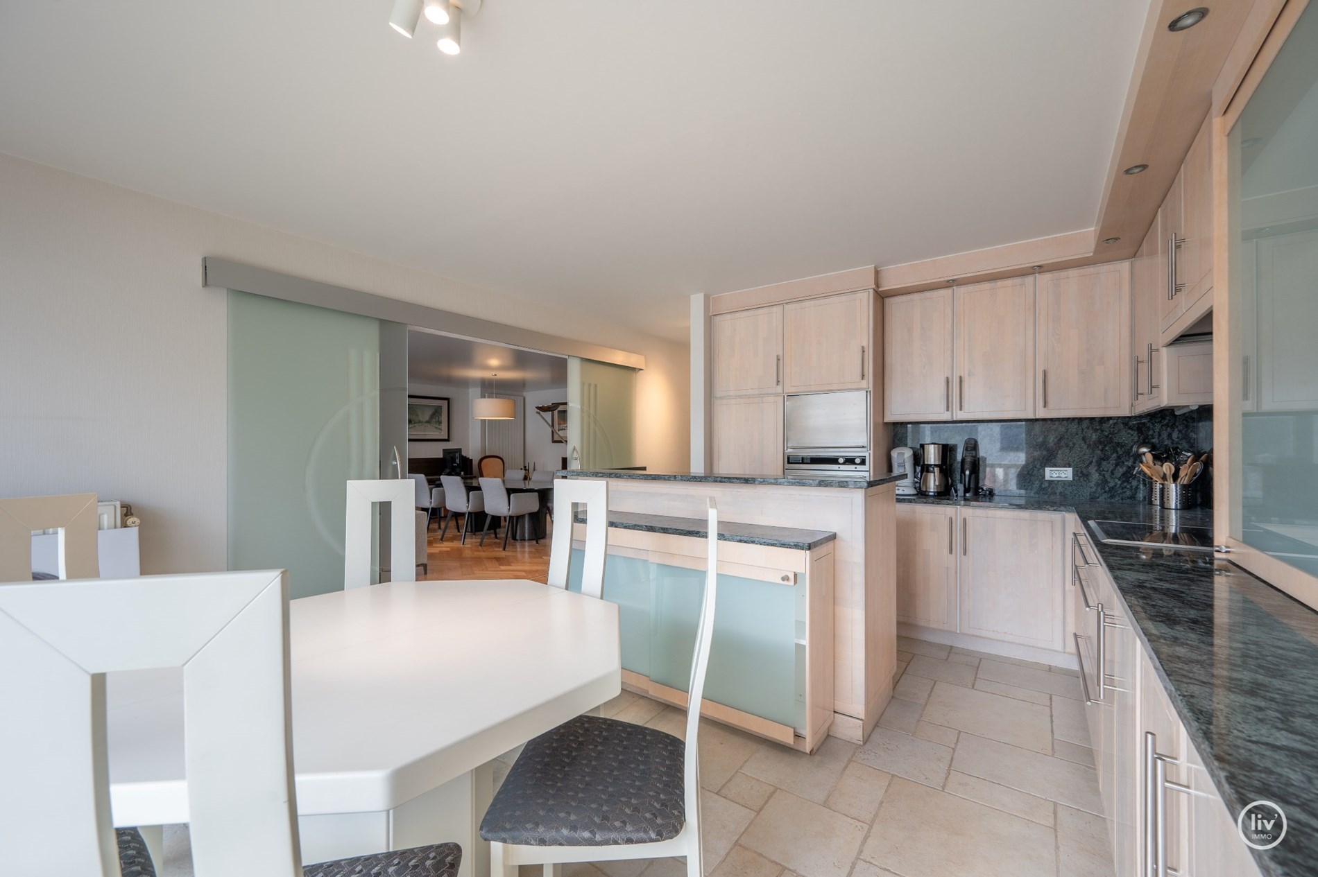 Bel appartement spacieux dans une rue calme de la Lippenslaan (avec possibilit&#233; d&#39;acheter un garage int&#233;rieur). 