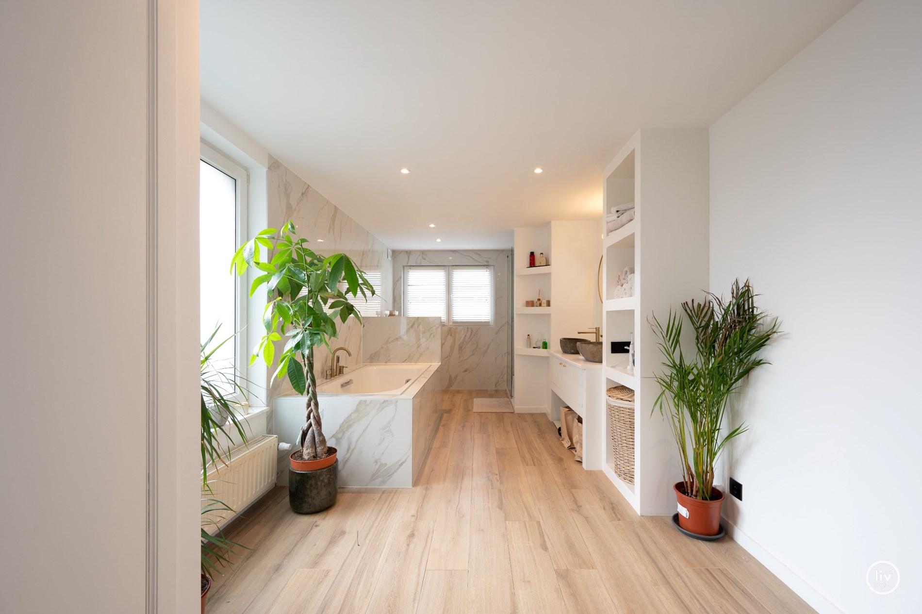 Authentiek, gerenoveerd huis met Zuid-West Geori&#235;nteerde Tuin 