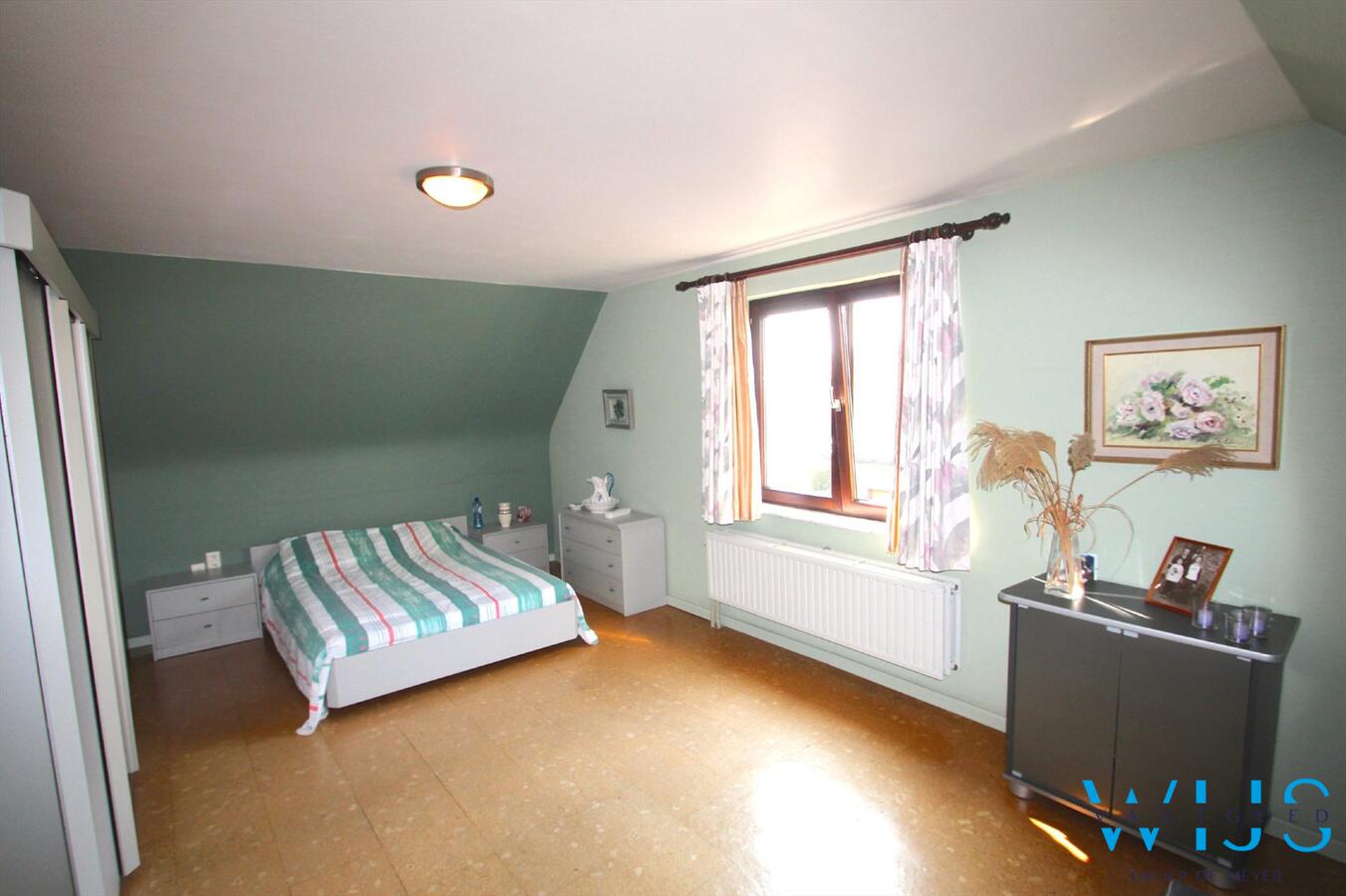 Prachtige instapklare tot in de puntjes onderhouden woning te Wachtebeke ! 
