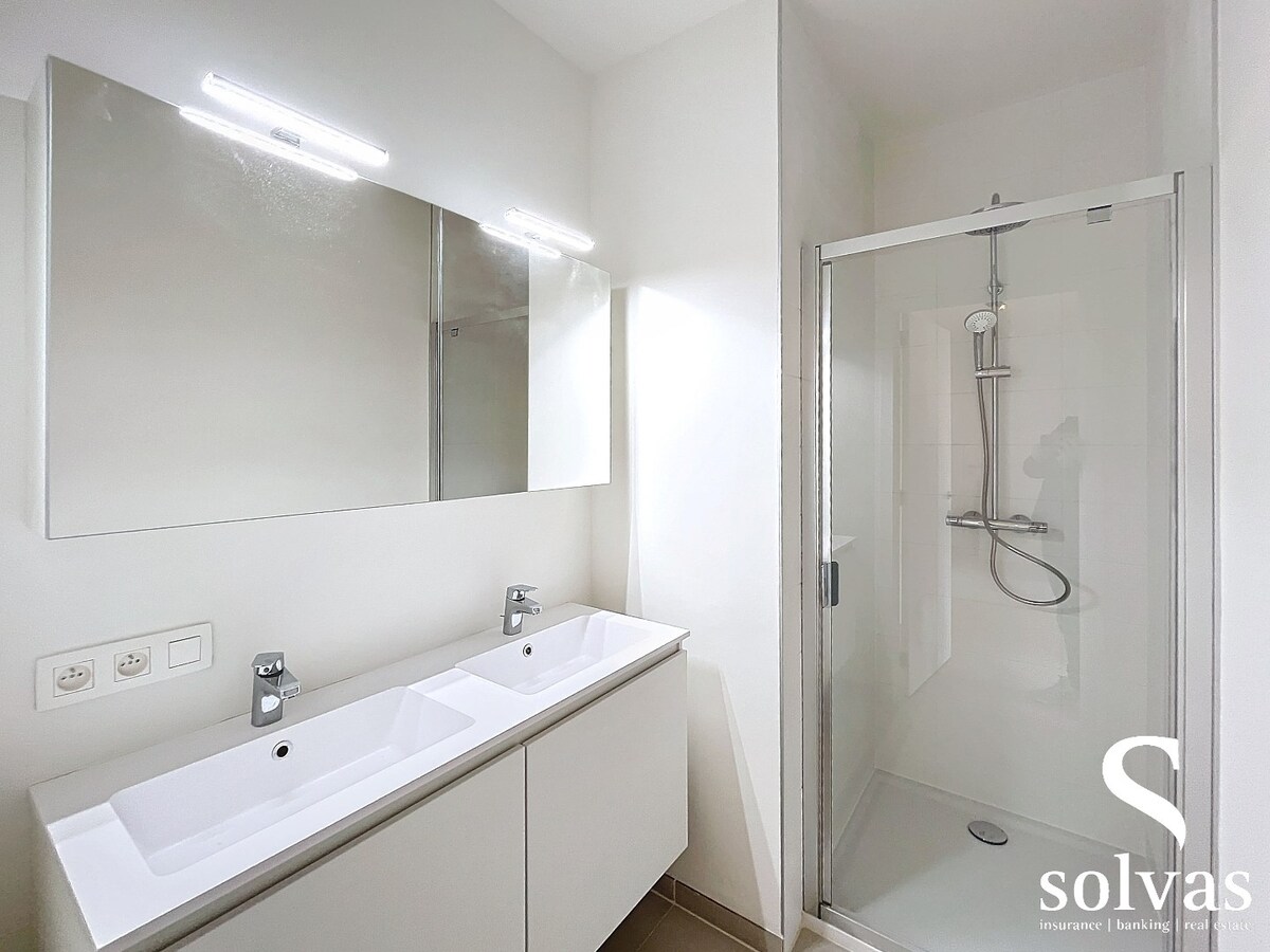 Nieuw appartement met 2 slaapkamers in Aalter, standaard afwerking, bouwjaar 2022, 95.82m&#178; bewoonbare oppervlakte, 1 badkamer 